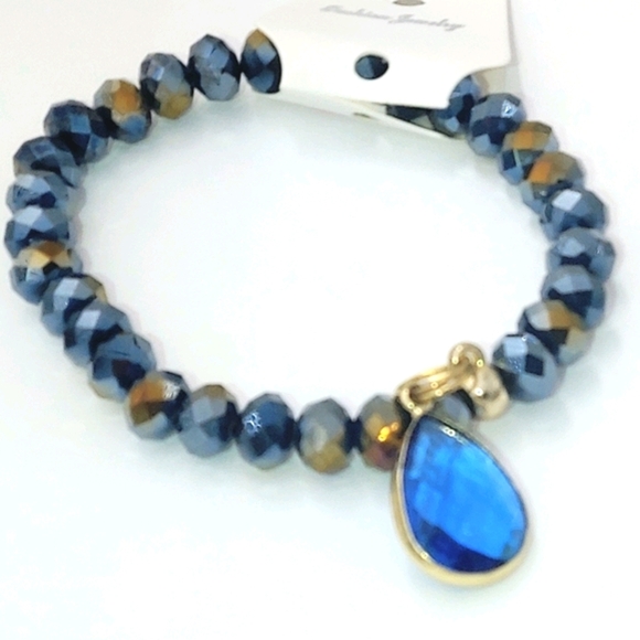 247B070. Hand-made Blue Faceted Bracelet - Picture 2 of 8